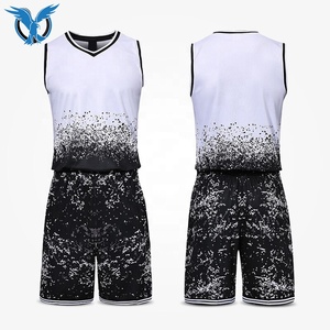 Uniforme deportivo para baloncesto, uniforme de equipo con bolsillos y pantalones cortos - Product Image 1
