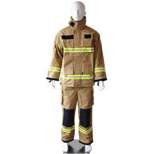 Vêtements de travail ignifuges pour hommes avec bandes réfléchissantes et genoux renforcés pour une utilisation en sécurité incendie - Product Image 1
