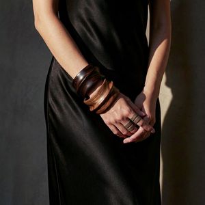 Bracelets en bois faits à la main pour femmes - Design sculpté, bijoux artisanaux tendance, polis, cadeau de mariage, occasions spéciales, bracelets à la mode - Product Image 2