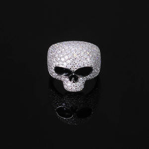 Anillo de Calavera Alienígena de Plata 925 para Hombre con Diamantes Cultivados en Laboratorio, Joyería Gótica Iced, Ligero, Atrevido, Regalo de Moda Urbana - Product Image 1