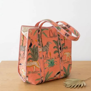 Sac fourre-tout en coton matelassé imprimé jungle, fait main, écologique, réutilisable, sac d'épicerie, esthétique douce, sac fourre-tout pour tous les jours - Product Image 1