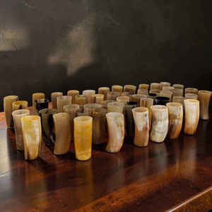 Tasse rustique en corne de viking, sculptée à la main, en corne de bœuf, à prix abordable - Product Image 2