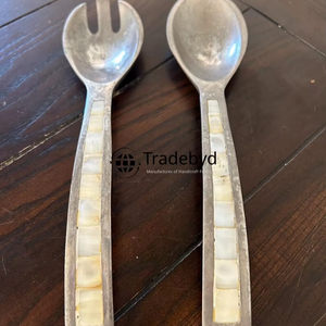 Cuillère de luxe en nacre incrustée, artisanale, pour la table, par Tradebyd - Product Image 1