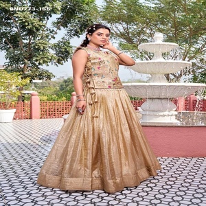 Proveedor de conjuntos de Lehenga-Choli y Shrug de diseño elegante para festivales, con bordado de lentejuelas y trabajo de hilo, de Surat. - Product Image 1