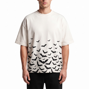 Camiseta Gráfica Oversize de Algodón Pesado con Estampado de Murciélago Volador Vintage para Hombre, Estilo Casual Urbano de Halloween, con Hombros Caídos y Cuello Redondo - Product Image 3
