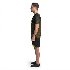 Ensemble maillot et short de football personnalisé noir et jaune en polyester pour équipes OEM – Collection été - Product Image 3