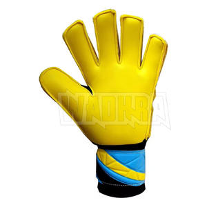 Guantes de portero de alto rendimiento con acolchado de látex grueso para un mejor control y manejo del balón - Product Image 3