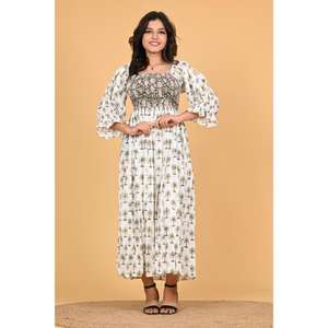 Robe longue maxi en coton indien faite à la main pour femme, style bohème, smockée, pour l'été, tenue de soirée, écologique, respirante, à manches évasées - Product Image 4