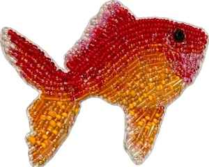 Broche brodée en forme de poisson rouge et d'orange avec perles, épinglette animale pour femme, accessoire de bijouterie pour vêtements et sacs - Product Image 1