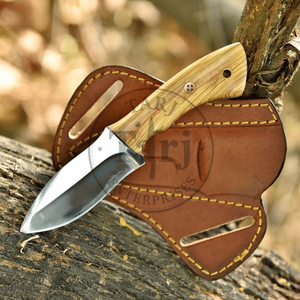 Cuchillo de Caza TARJ ENTERPRISES 9355, Hecho a Mano, Hoja Fija de Acero de Damasco, Mango de Madera de Olivo, Funda de Cuero para Camping y Actividades al Aire Libre - Product Image 1