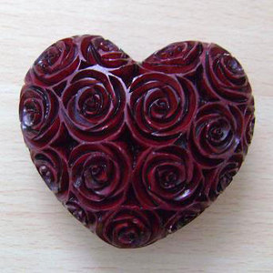 Corazón Tallado en Ágata Hecho a Mano con Patrón de Rosas, Diseño Floral Rojo, Imitación Antigua, Recuerdo del Día de San Valentín de Delhi - Product Image 6