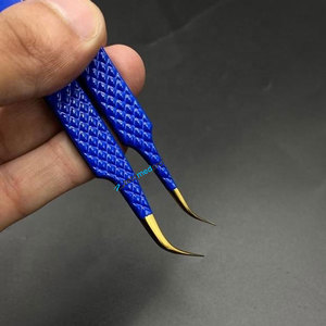 Pince à épiler incurvée en acier inoxydable bleu de haute qualité, testée à la main, avec prise en main robuste, logo personnalisé, durable et professionnelle - Product Image 3