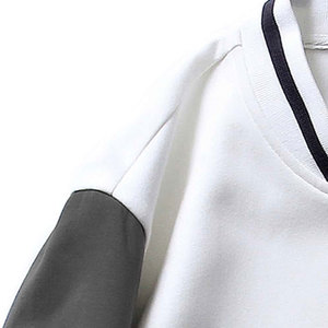 เสื้อแจ็คเก็ตบอมเบอร์สีขาวเทาแบบยูนิเซ็กซ์ หมายเลข 7 ปักลายที่แขน ทรงปกติ คอจีน สวมใส่สบายสำหรับฤดูหนาว มีโลโก้ด้านหน้า กันน้ำ ใส่ได้สองด้าน - Product Image 4