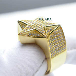แหวนค็อกเทลประดับมอสซาไนต์ทรงดาว เงินแท้ 925 ชุบทอง 18K ประดับเพชรแบบ Pave Setting เครื่องประดับหรูหราสำหรับทุกเพศ เหมาะสำหรับงานปาร์ตี้ - Product Image 3