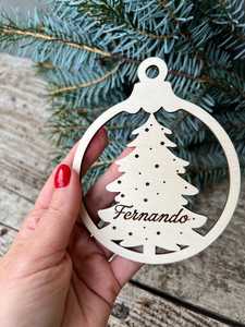 Adorno Navideño de Madera Personalizado, Diseño Circular de Árbol Cortado con Láser, Nombre Sophia Fernando, Objetos Decorativos para las Fiestas - Product Image 2