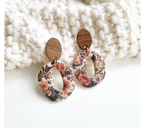 Boucles d'oreilles créoles en résine bohème de haute qualité Unique meilleure conception avec perle pour filles et femmes pour fiançailles de mariage ou cadeau - Product Image 3