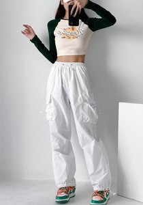 Nouveau pantalon cargo décontracté taille haute 100 % coton à jambes larges pour femme avec poches latérales - Vente en gros de haute qualité - Product Image 4