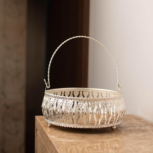 Cesta de Regalo Redonda Moderna de Alta Calidad, Cesta de Regalo de Chocolate de Diseño Metálico de Lujo para Bodas - Product Image 6