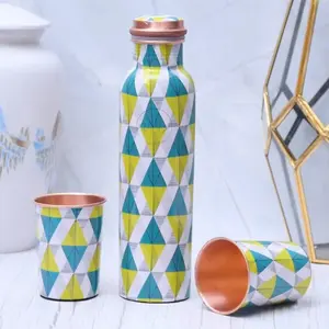 Juego de botellas de agua de cobre para cocina moderna con elegante diseño triangular azul y vasos de cobre a juego - Product Image 5