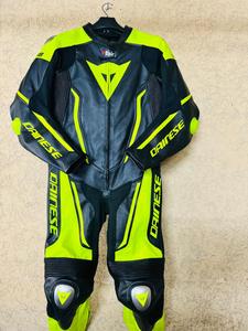Traje de Motociclismo Personalizado para Hombre, Marca SS-MS-0019, Negro y Amarillo Neón, de Una Pieza, con Protección para las Rodillas, Resistente al Viento, Transpirable, 220g, para Verano - Product Image 2