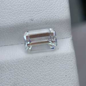 Piedra lunar de corte esmeralda, gema natural suelta de origen africano con destello azul facetado para la fabricación de joyas. - Product Image 1