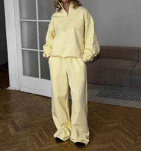 Ensemble décontracté pour femme : Sweat-shirt demi-zip jaune pastel et pantalon large en molleton respirant de couleur unie, poids moyen - Product Image 1