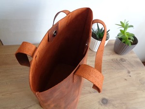 กระเป๋าถือหนังแท้สุดหรูสำหรับสุภาพสตรี พร้อมซิปปิด ปรับแต่งสีและโลโก้ได้ รุ่นใช้งานประจำวัน LTB-0229 - Product Image 6