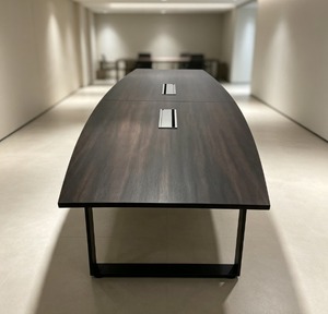 Table de conférence rectangulaire moderne et minimaliste en placage de bois et mélamine avec pieds en métal, design durable et stable, pour 10 personnes, mobilier de bureau - Product Image 1