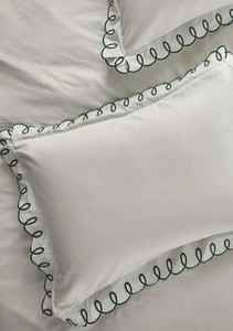 Housse de coussin carrée en microfibre lavée effet soie de luxe |   Housse de coussin 16x16 pouces pour la maison et l'hôtel |   Designs personnalisés anti-acariens - Product Image 5