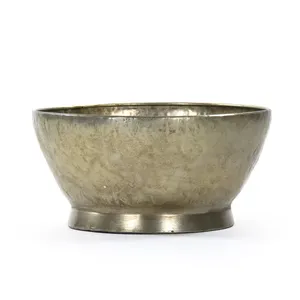 ชามเสิร์ฟโลหะสีทองโบราณพร้อมฐานตั้งแบบมีขาตั้ง ตกแต่งลายตอก สำหรับใส่ผลไม้ ขนมหวาน และของตกแต่งโต๊ะ - Product Image 2