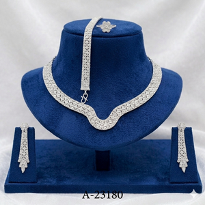 Juego de Collar y Pendientes de Lujo con Diseño de Flores en Filigrana Chapada en Oro |   Conjunto de Joyería Festiva Nupcial Tradicional Modelo 23177 - Product Image 4