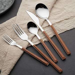 Cubiertos de restaurante, vajilla fina, juego de cubiertos decorativos, elegante juego de cucharas rojas, cubiertos con mangos modernos. - Product Image 5