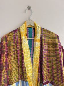 Robe kimono en soie tie-dye pour femmes, faite à la main, vintage, douce et confortable, robe de chambre, vêtements de nuit - Product Image 2