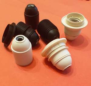 Douille de lampe en plastique E27 semi-filetée avec anneau pour abat-jour - Product Image 1