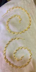 Pendientes Espirales de Oro Hechos a Mano Estilo Boho - Product Image 5