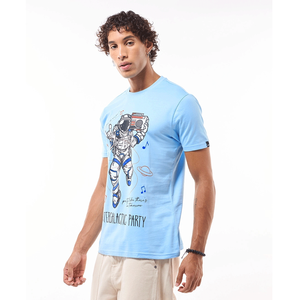 Camiseta Casual de Algodón para Hombre, Cuello Redondo, Manga Corta, Corte Regular, Color Azul Claro, con Logotipo en la Manga Izquierda - Product Image 2