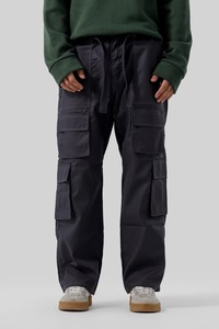 Jean en denim noir décontracté à coupe ample et jambe large, en coton mi-lourd, avec déchirures décoratives, taille mi-haute, lavage régulier, écologique - Product Image 1