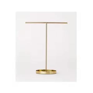 Exhibidor de Joyería Metálico de Acabado Moderno, Soporte de Mesa para Guardar Collares y Pendientes - Product Image 1