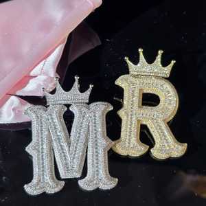 จี้รูปตัวอักษรประดับเพชร ICEQ JEWELLERY ดีไซน์มงกุฎ MR ประดับโมอิสซาไนต์ เงินแท้ 925 ชุบทอง สไตล์ฮิปฮอป เครื่องประดับหรูหราสำหรับงานแต่งงาน - Product Image 1