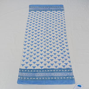 Bufanda de Diseño para Mujer, 100% Algodón, con Borde Jaipuri y Patrón Argyle, Ligera, Suave y Exclusiva para el Verano - Product Image 5