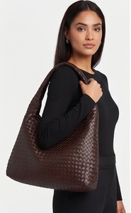 Sac fourre-tout Hobo en cuir véritable pour femme Gravs, sac à main de luxe personnalisé avec fermeture éclair et chaînes, été, 55x8x33 CM - Product Image 4