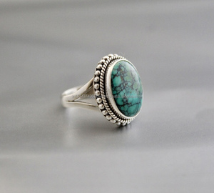 Bague de mariage pour femme en argent sterling 925, pierre turquoise ovale, style classique, fabrication artisanale, bijoux de déclaration, vente en gros - Product Image 1