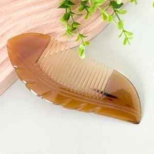 Peine de Cuerno Natural Vintage Personalizado Hecho a Mano con Dientes Finos y Anchos, Peine de Cuerno de Búfalo Hecho a Mano para Peinar el Cabello - Product Image 3