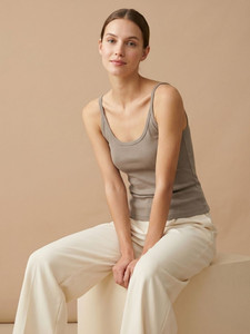 Camiseta sin mangas con cuello redondo para mujer, ajustada, informal, básica, suave, cómoda, para el día a día, a la moda, elástica y suave - Product Image 5