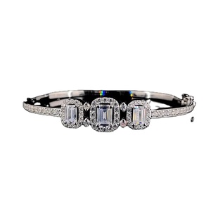 Pulsera de diamantes de corte esmeralda moissanita de Plata de Ley 925 Pulsera de diamantes de Plata de Ley 925 regalo para ella - Product Image 1