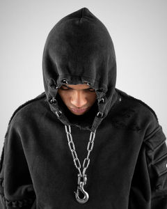 Sweat à capuche oversize streetwear – Délavé à l'acide, effet usé avec broderie de logo personnalisée - Product Image 4