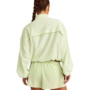 เสื้อแจ็คเก็ตสปอร์ตผู้หญิงแบบมีซับใน ผลิตตามสั่ง สำหรับออกกำลังกายและกิจกรรมกลางแจ้ง น้ำหนักเบา กันลม ผลิตโดยผู้ผลิตเสื้อแจ็คเก็ตลำลอง ขายส่ง - Product Image 2
