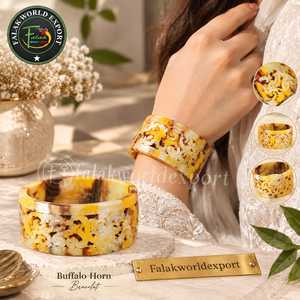 Bracelet en corne de buffle pour femme, bracelet manchette fait main, bijoux en corne naturelle, bracelet gravé floral, bracelet tendance par FWE - Product Image 2
