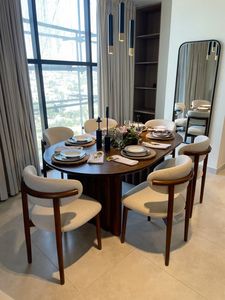 Juego de Comedor Moderno de Mediados de Siglo con Mesa Ovalada de Madera y Sillas Tapizadas, 6 Piezas, Muebles para Comedor - Product Image 2