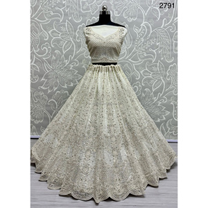 Collections de velours de vêtements de mariée indiens pour la mariée avec le travail de Zarkhan par Fabzone - Product Image 5